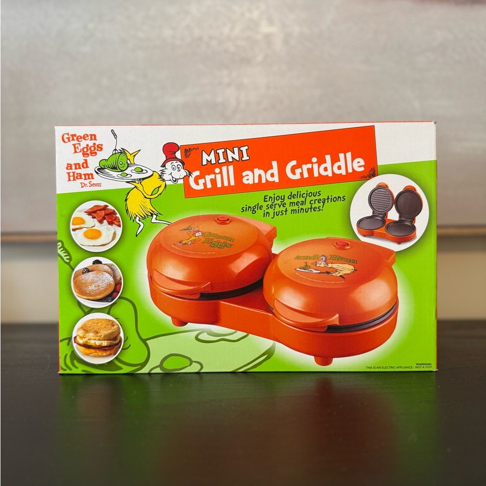 BNIB Dr Seuss Green Eggs & Ham Mini Grill and Griddl